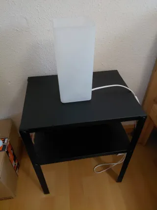 2 Mesas de Noche + 2 Lámparas