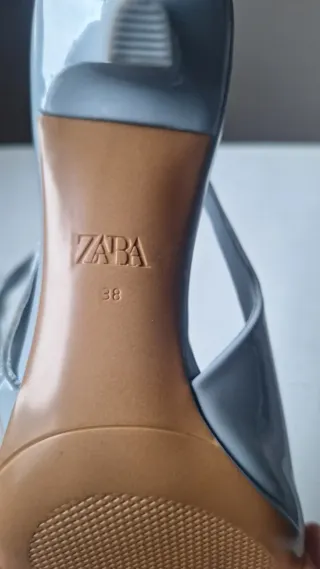 Zapatos de tacón bajo azul grisáceo