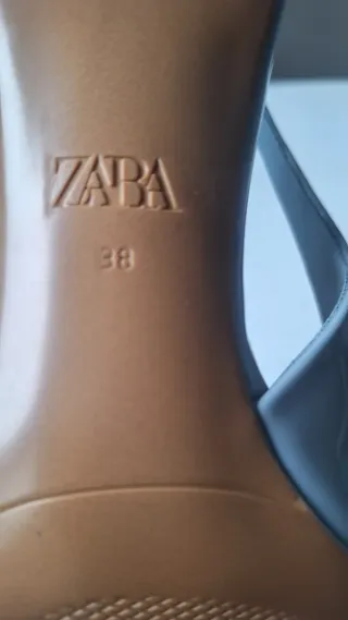 Zapatos de tacón bajo azul grisáceo