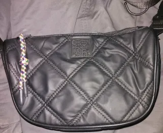 Bolso Refresh negro acolchado