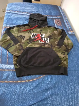 Sudadera Nike Camuflaje Negra y Verde