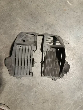 Honda Transalp 650 89,rejillas cubre radiadores