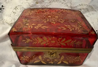 Cofre de cristal rojo Moser