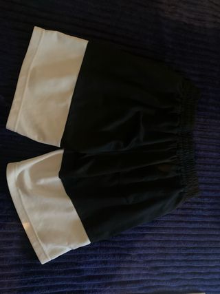 Pantalones cortos deportivos 23