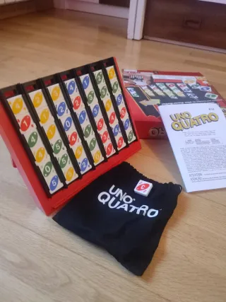 Juego de mesa UNO Quatro