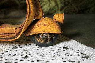 Antigua Moto Vespa Heladera Decorativa