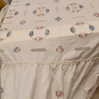 Colcha antigua bordada Lagartera