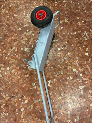 Carro para motores con ruedas