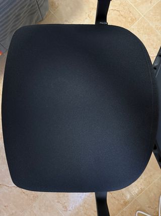 Silla de oficina ergonómica Actiu negra