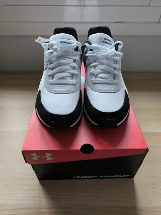 Zapatillas Under Armour UA Essential Nuevas