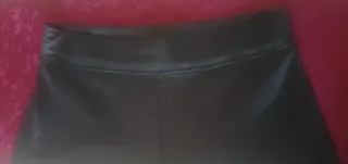 Pantalón elástico.  Zara.Talla L Negro