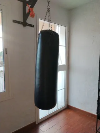 Saco de boxeo negro