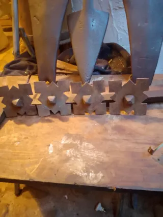 4 clavos antiguos forja 4,7x4,7cm