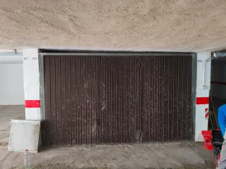 Puerta abatible metálica