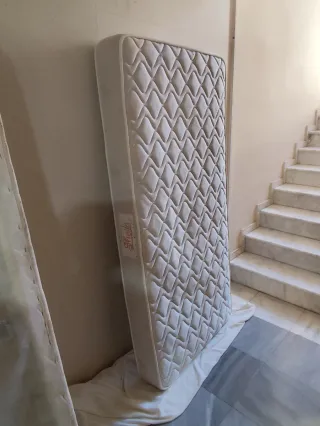 2 canapés 1,35 + colchón 1,50 + 1 colchón de 90