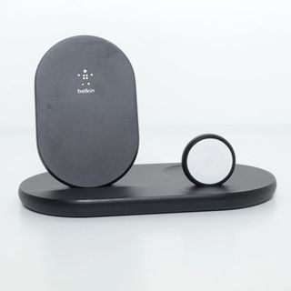 Base di ricarica Belkin Boost Up F8J235 per iPhone e Apple Watch