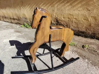 Caballo balancín madera restaurado