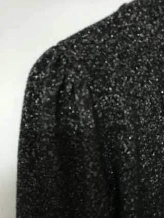 Camiseta Zara brillo negro y dorado