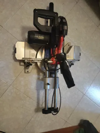 Sierra Ingletadora Telescópica STAYER