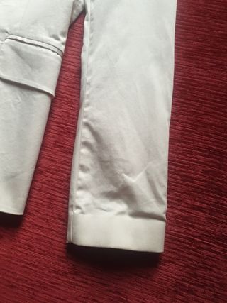 Elegante traje beige Talla 38 no esta bien plancho