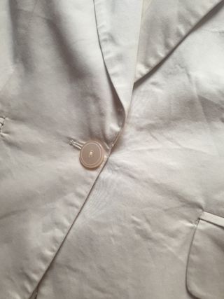 Elegante traje beige Talla 38 no esta bien plancho