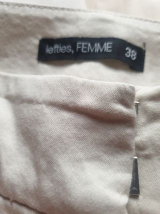 Elegante traje beige Talla 38 no esta bien plancho