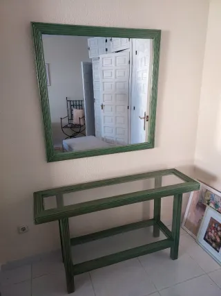 Mesa consola verde con espejo