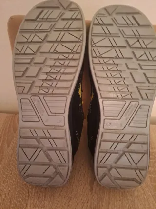 Zapatillas U-Power Negras y Amarillas