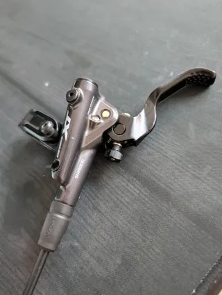 Freno Shimano XT M8100 Delantero