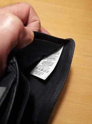 Cartera tarjetero de cuero negra