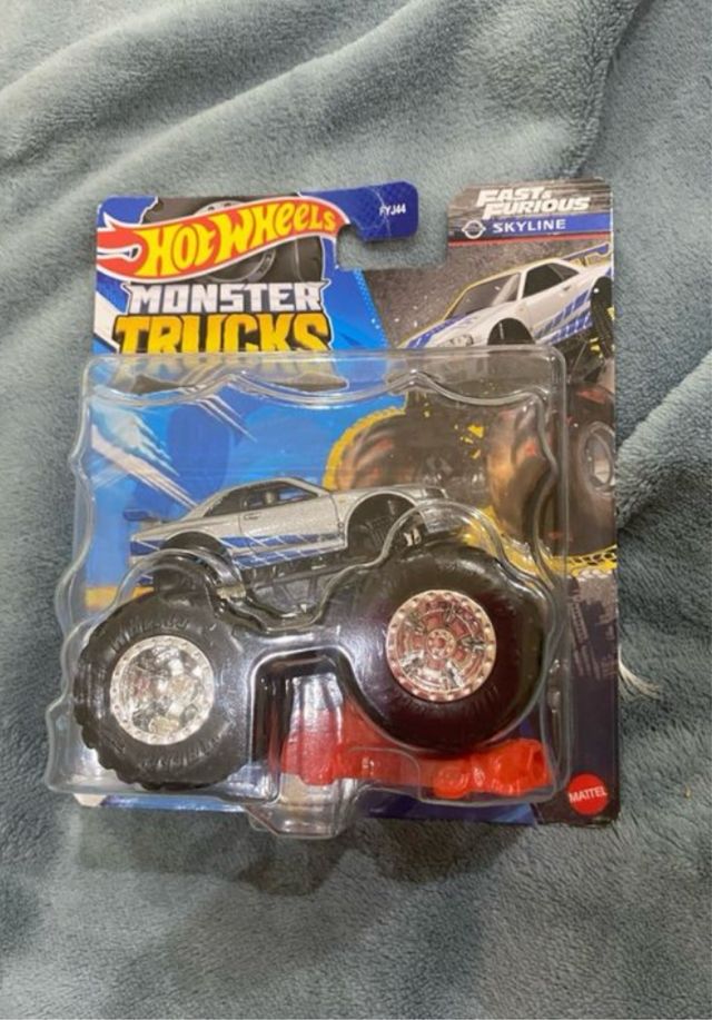 Hot Wheels Monster Trucks Skyline