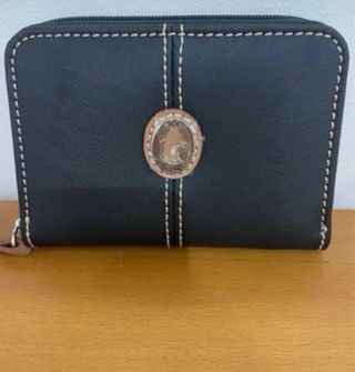 Monedero/Tarjetero Negro con Detalle