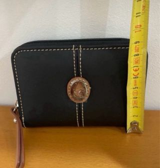 Monedero/Tarjetero Negro con Detalle