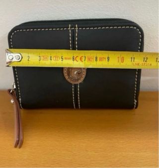 Monedero/Tarjetero Negro con Detalle