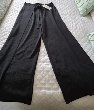 Conjunto Zara Falda Pantalón y Top Negro