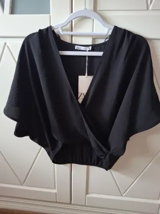 Conjunto Zara Falda Pantalón y Top Negro