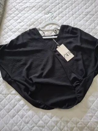 Conjunto Zara Falda Pantalón y Top Negro