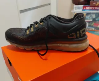 Nike Air Max 2013 Zapatillas Negras Doradas