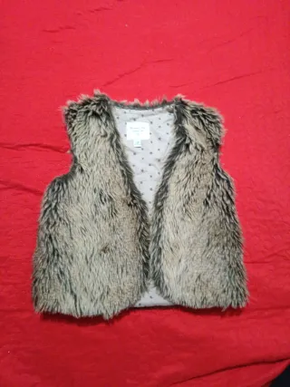 Chaleco pelo niña Massimo Dutti T7-8