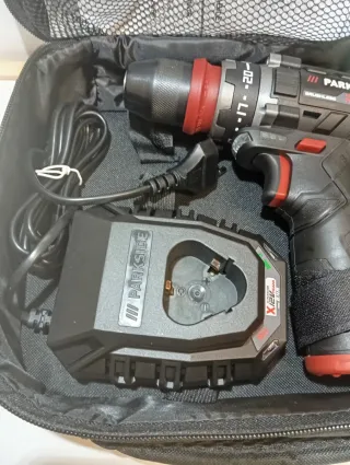 Taladro atornillador Parkside X12V TEAM completo