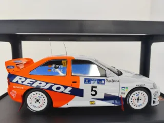 Ford Escort WRC Sainz Ixo 1:18