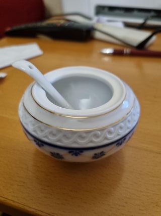 Zuccheriera da collezione, in fine porcellana