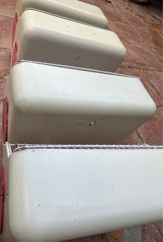 JAULAS DE CONCURSO roja y blancas