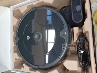 Robot aspirador - Limpieza en Tres Fases Roomba 692 - iRobot