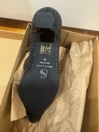 Zapatos Miss Elastic Negros con Brillantes.