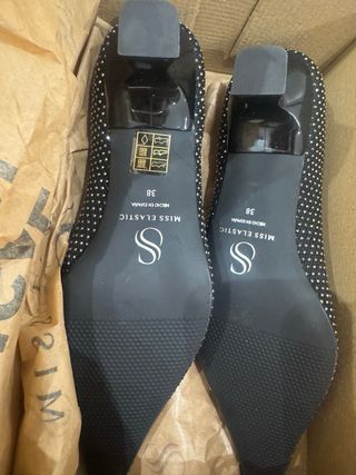 Zapatos Miss Elastic Negros con Brillantes.