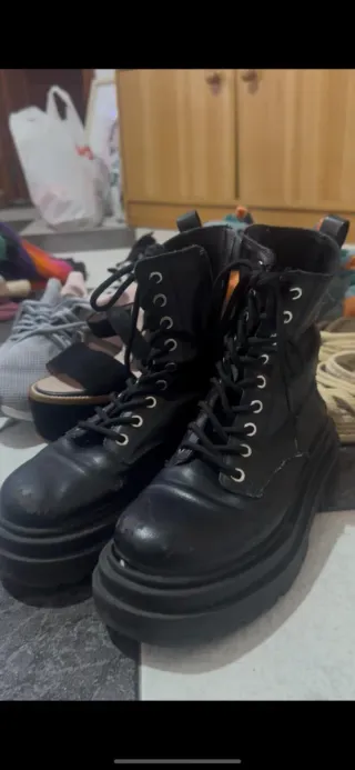 Zapatos y Ropa Varios Colores