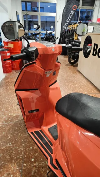 Lambretta X125 ABS PINK