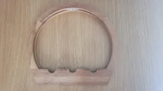 Botellero de bambú con set de cata