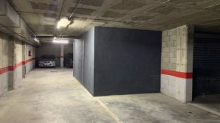 garaje con instalación eléctrica.